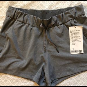 NWT Lululemon On the Fly Short 2.5”